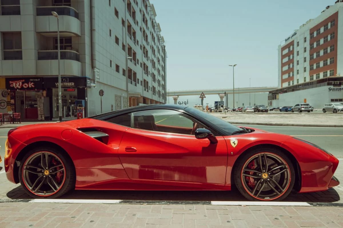 Top 5 Scenic Drives in Dubai for Your Luxury Rental Car