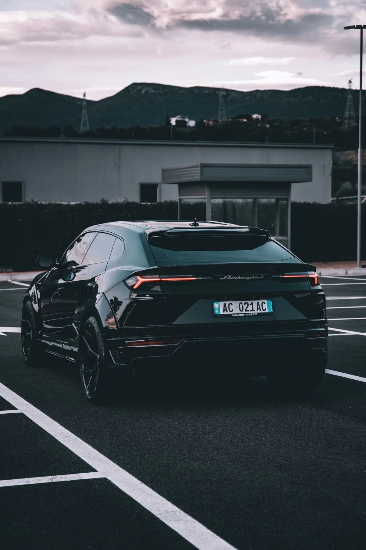 Best Supercars to Rent in Dubai in 2026