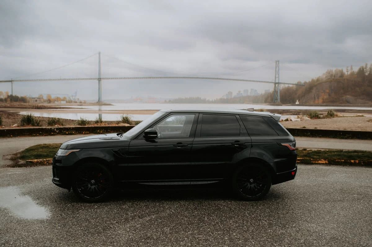 Luxury SUV Rental in Dubai — Family & Group Guide